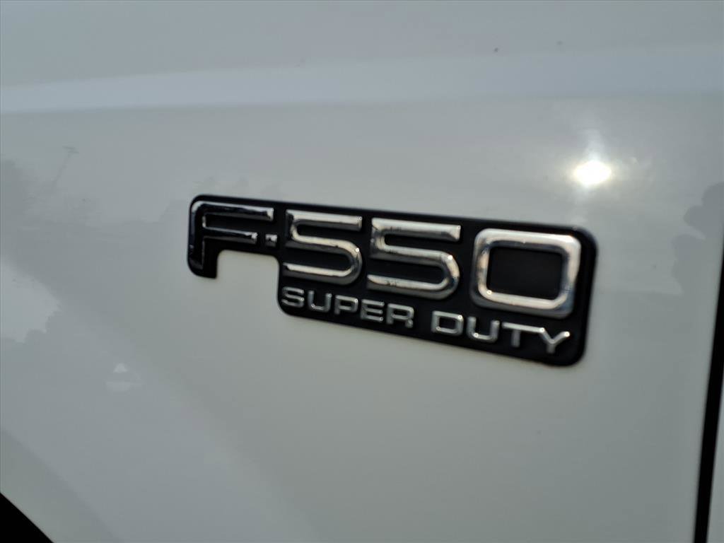 Used 1999 Ford F550 2WD Regular Cab Super Duty image 11