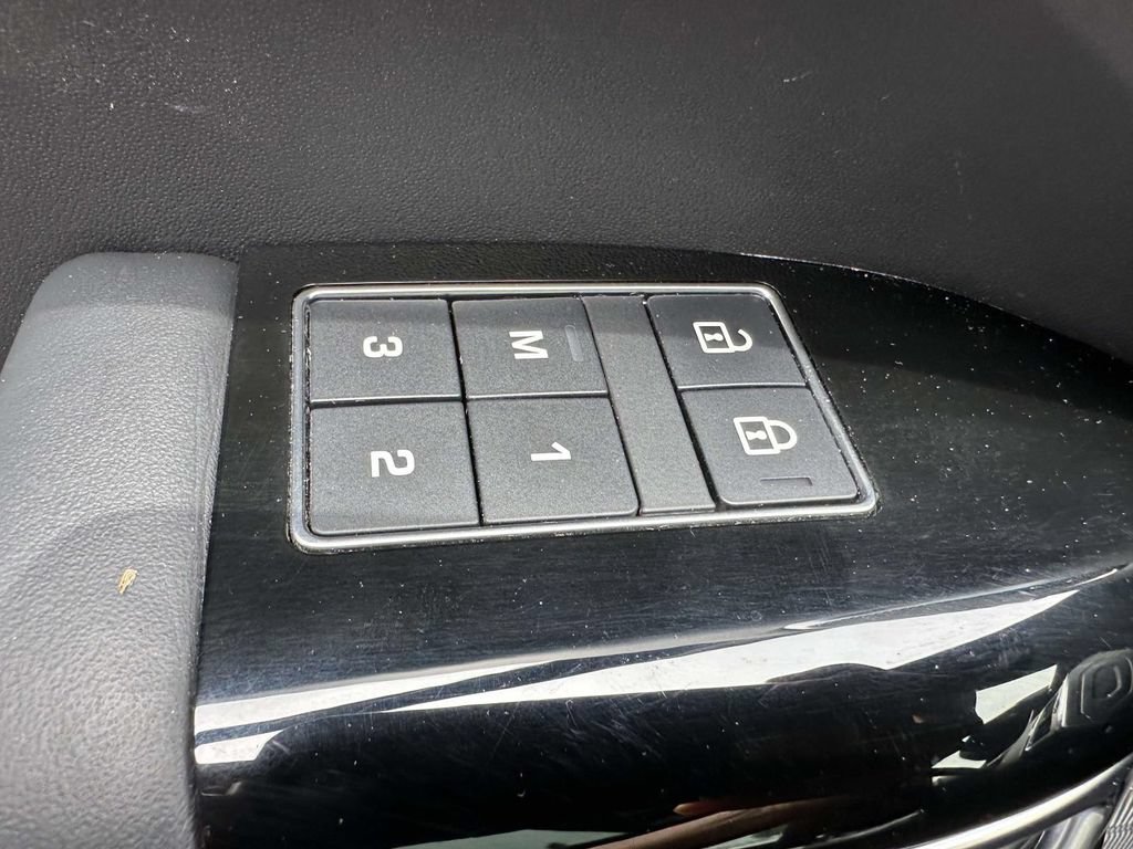 Used 2021 Land Rover Range Rover Sport HST AWD/4WD image 19