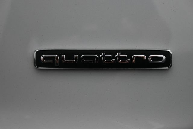 Used 2025 Audi Q5 2.0T Premium Plus w/ Premium Plus Package AWD/4WD image 11