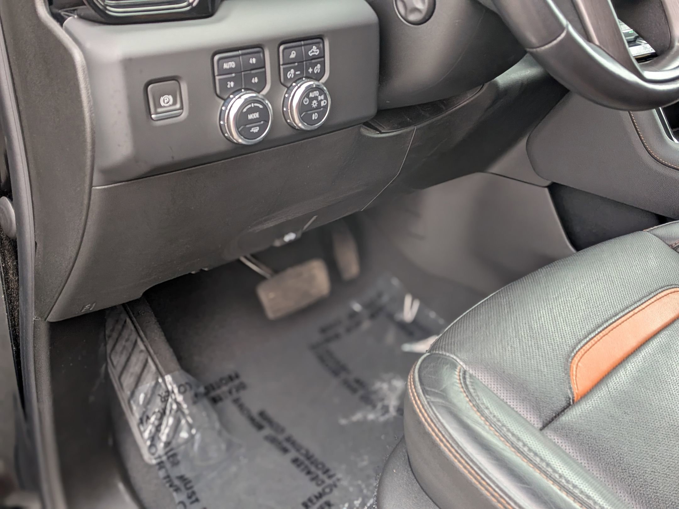 Certified 2023 GMC Sierra 1500 AT4 w/ AT4 Premium Package image 16