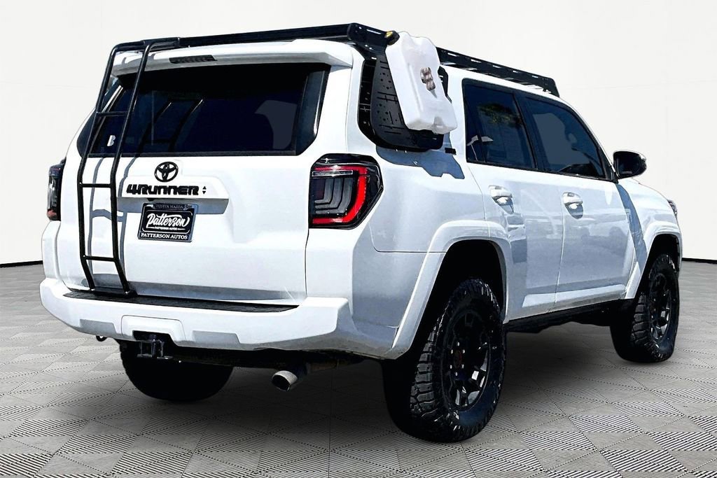 Used 2023 Toyota 4Runner SR5 Premium w/ SR5 Premium Package image 2