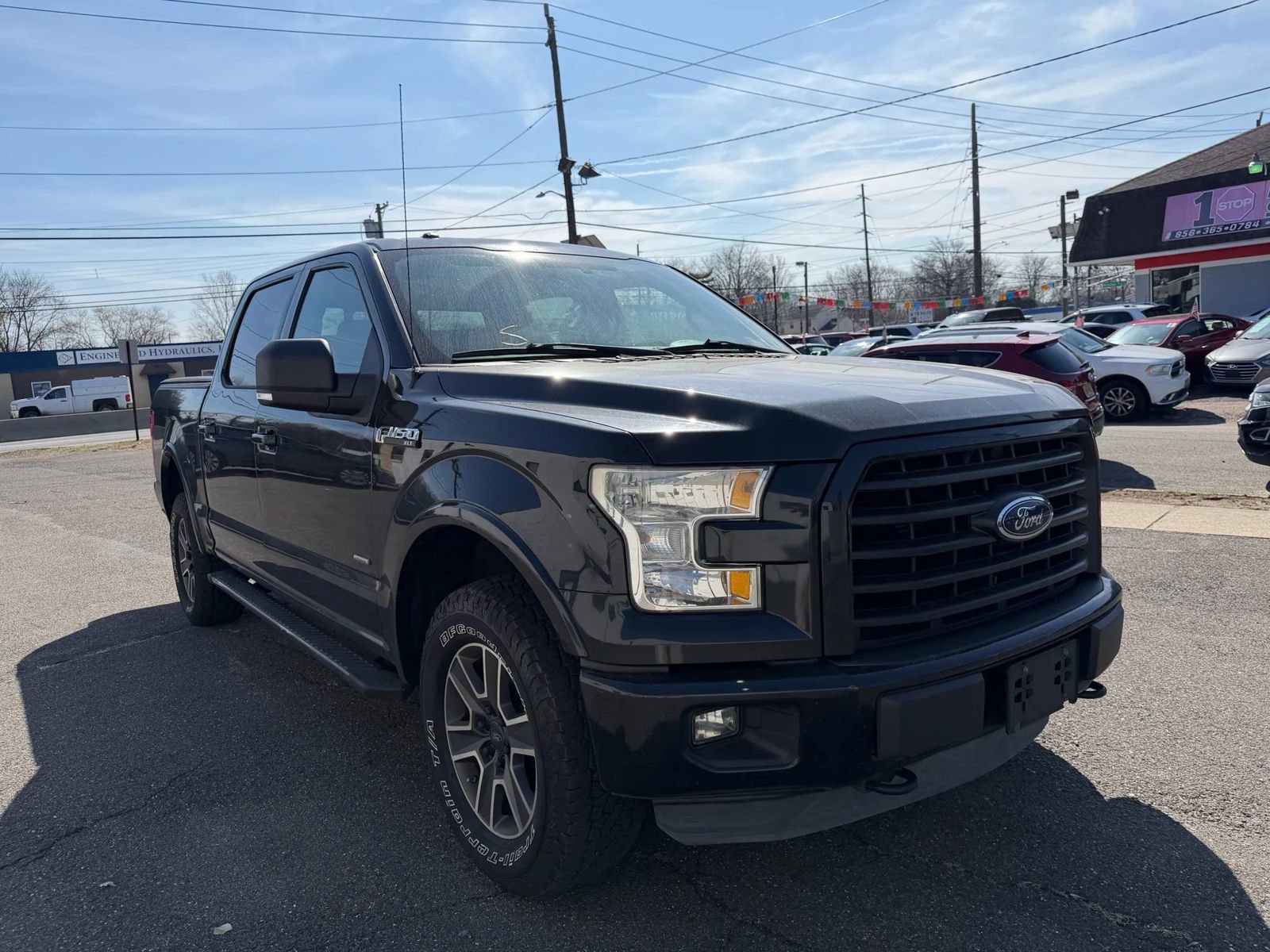 Used 2015 Ford F150 XLT w/ Equipment Group 302A Luxury AWD/4WD image 3