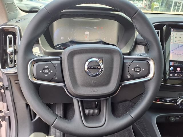 New 2026 Volvo XC40 B4 Plus w/ Protection Package Premier FWD image 15
