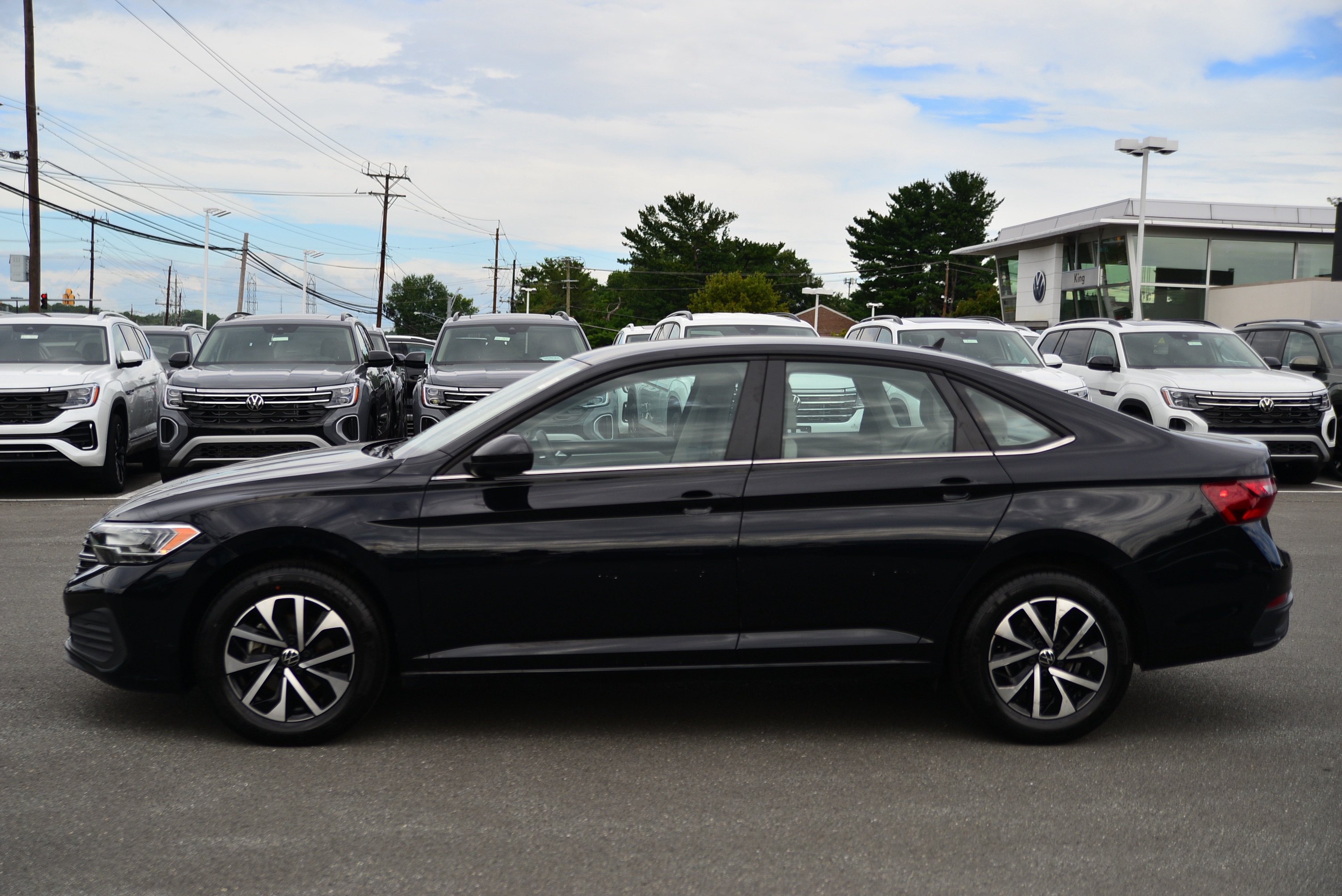 Used 2024 Volkswagen Jetta S FWD image 3