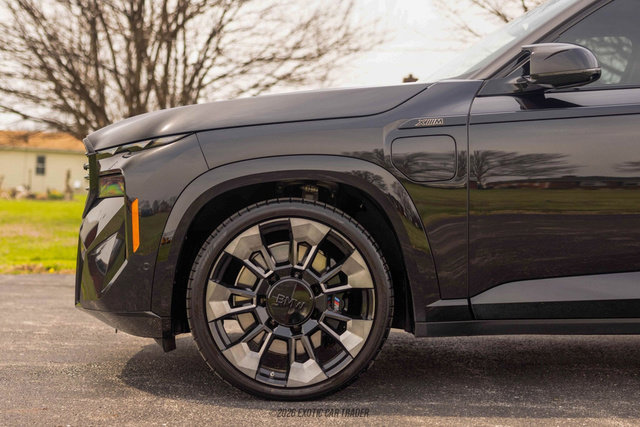 Used 2023 BMW XM image 4