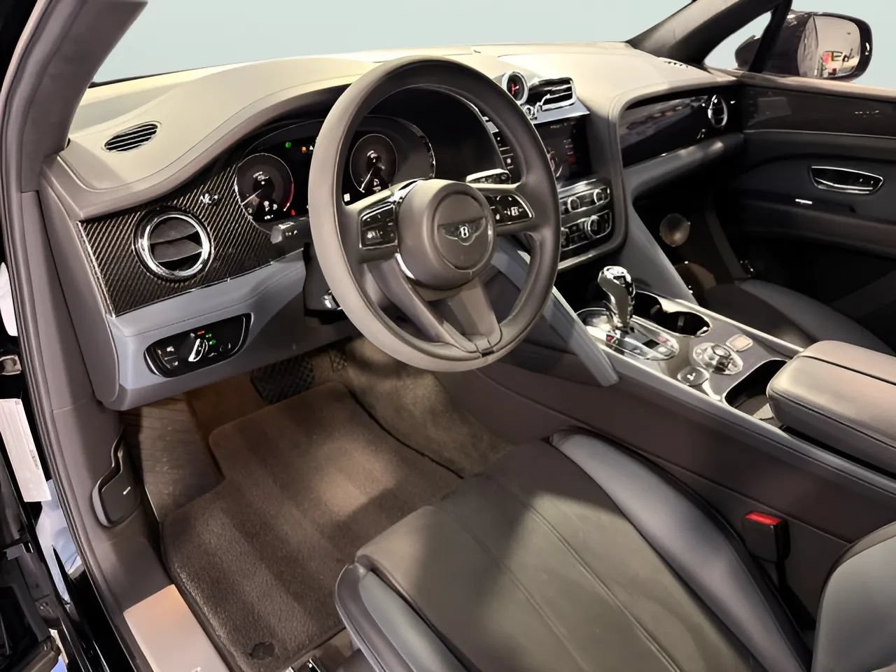 Used 2023 Bentley Bentayga AWD/4WD image 13