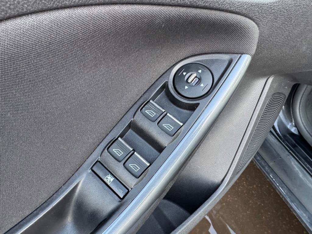 Used 2014 Ford Focus Titanium image 20