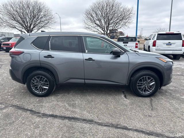 Used 2023 Nissan Rogue S image 3
