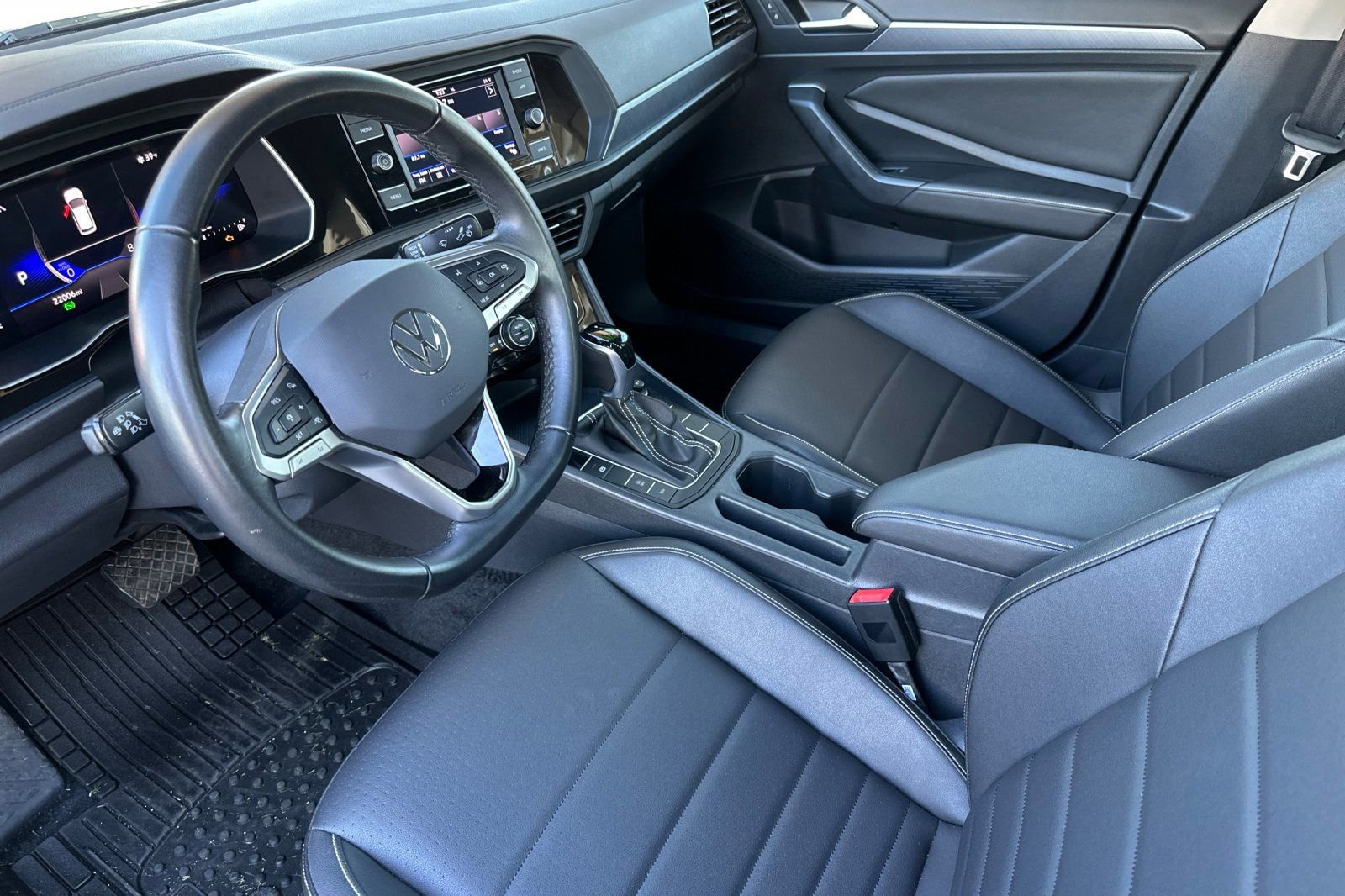 Used 2024 Volkswagen Jetta SE image 10