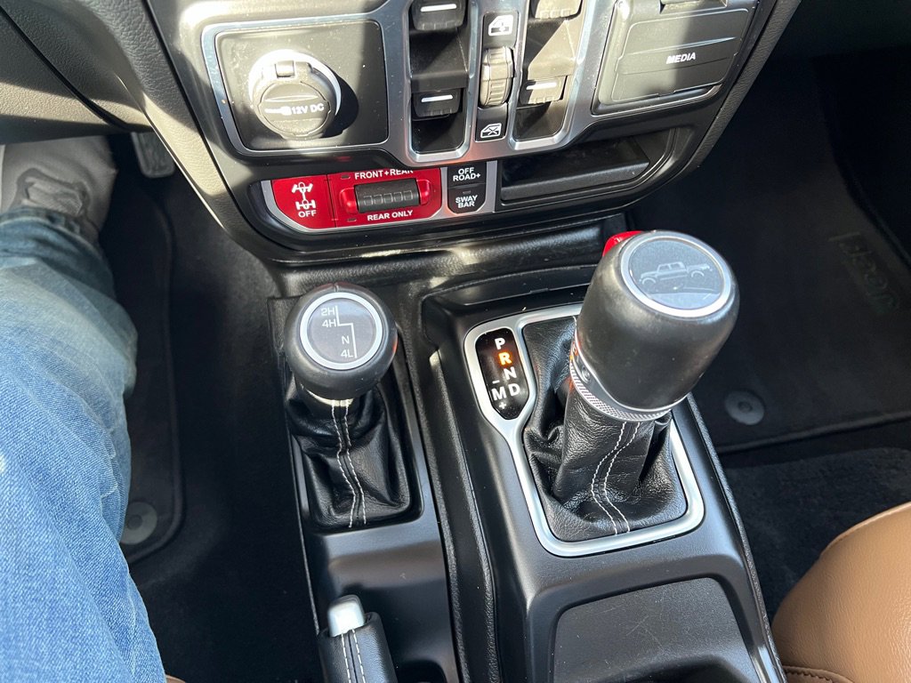 Used 2023 Jeep Gladiator Rubicon w/ Cold Weather Group AWD/4WD image 28