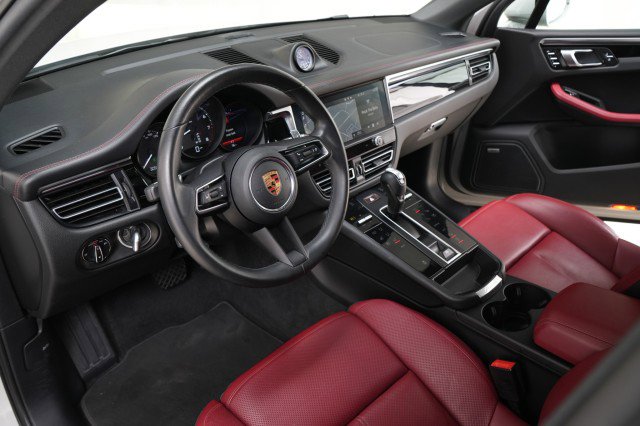 Used 2023 Porsche Macan image 41