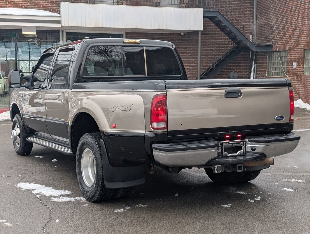 Used 2004 Ford F350 Lariat AWD/4WD image 8