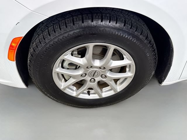 Used 2024 Chrysler Pacifica Touring-L FWD image 31