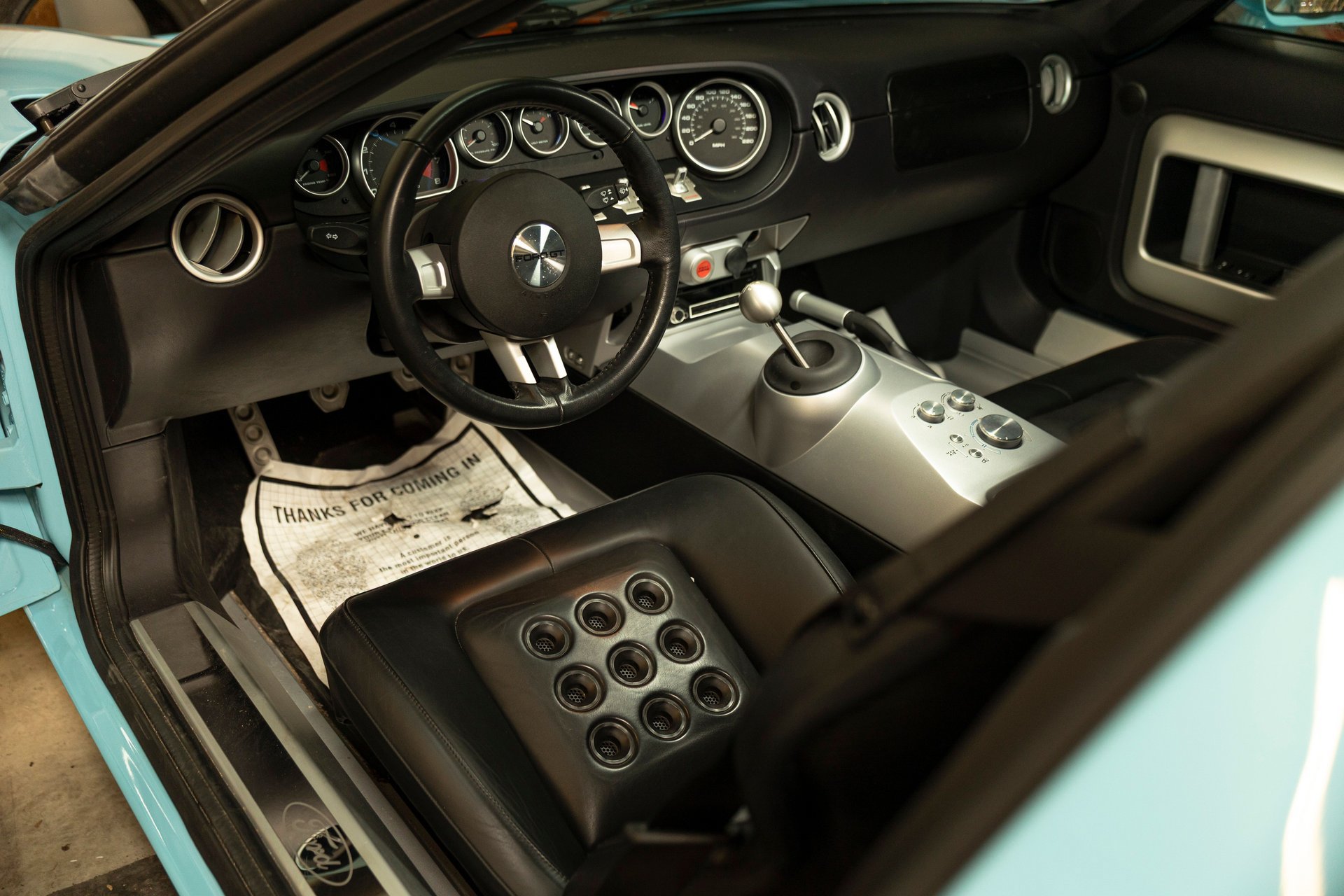 Used 2006 Ford GT RWD image 4