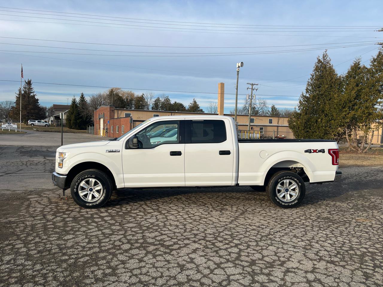 Used 2017 Ford F150 XLT image 2