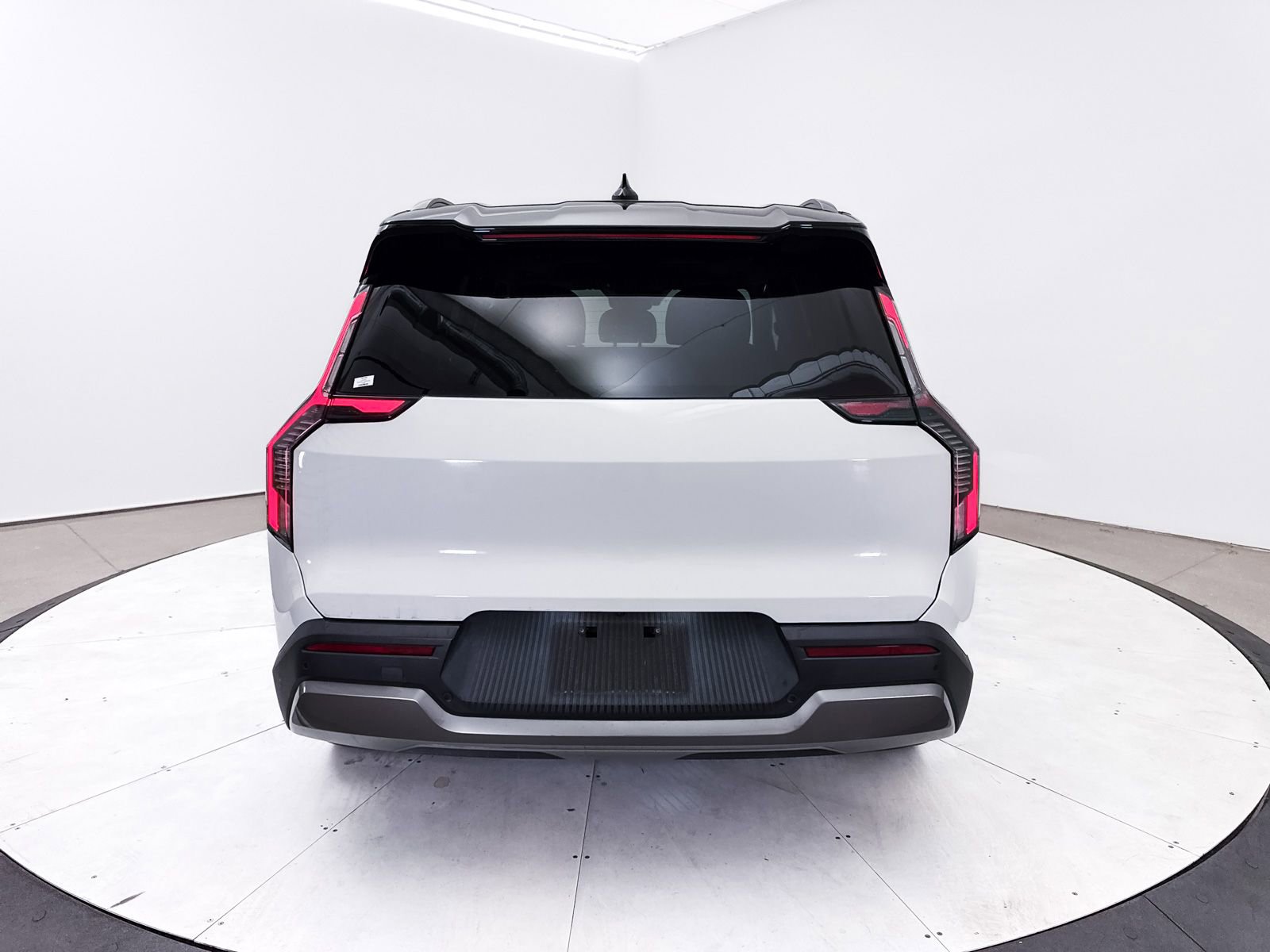 Used 2024 Kia EV9 Wind AWD/4WD image 17