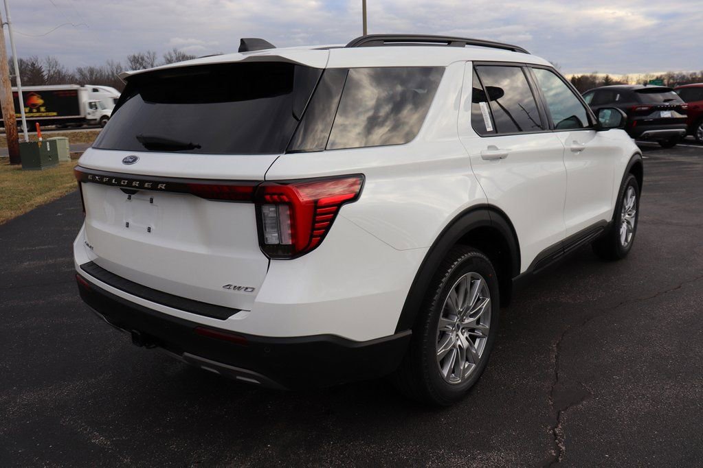 New 2026 Ford Explorer Active w/ Active Comfort Package image 14