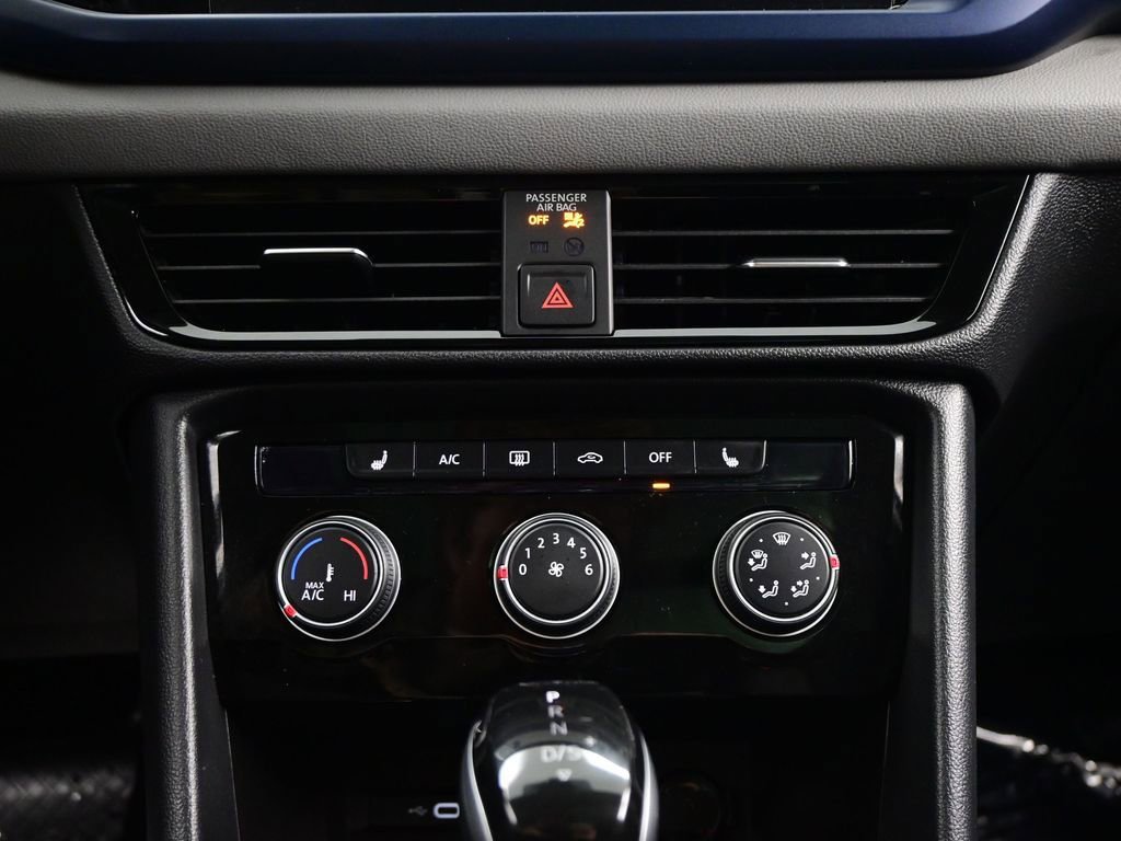 Used 2023 Volkswagen Taos SE w/ Panoramic Sunroof Package image 23