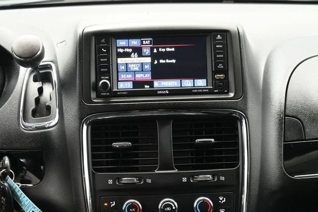 Used 2016 Dodge Grand Caravan SXT FWD image 23