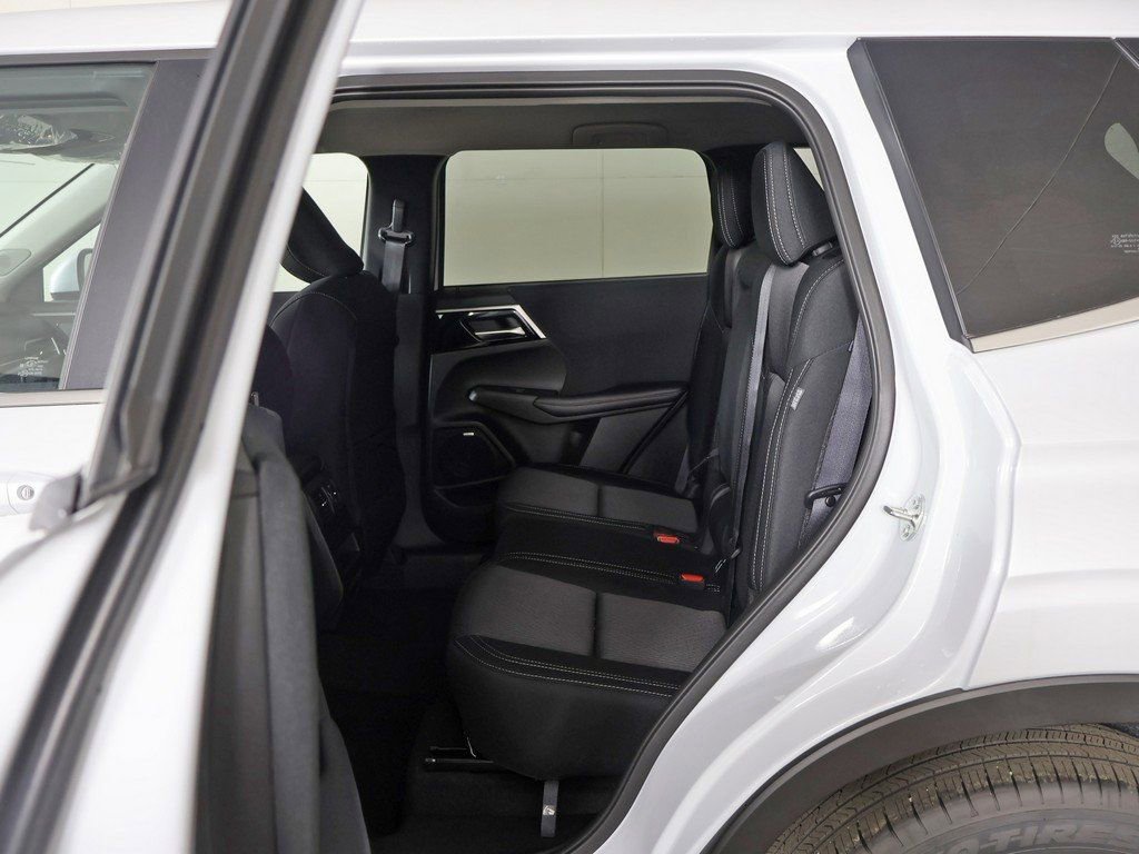 New 2026 Mitsubishi Outlander ES AWD/4WD image 30