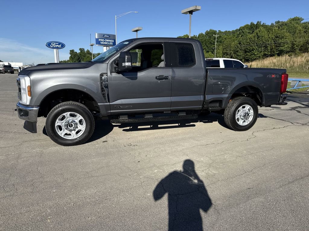 New 2026 Ford F250 XLT AWD/4WD image 3