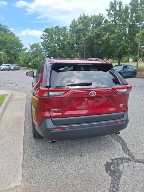 Used 2019 Toyota RAV4 XLE w/ Carpet Mat Package AWD/4WD image 6