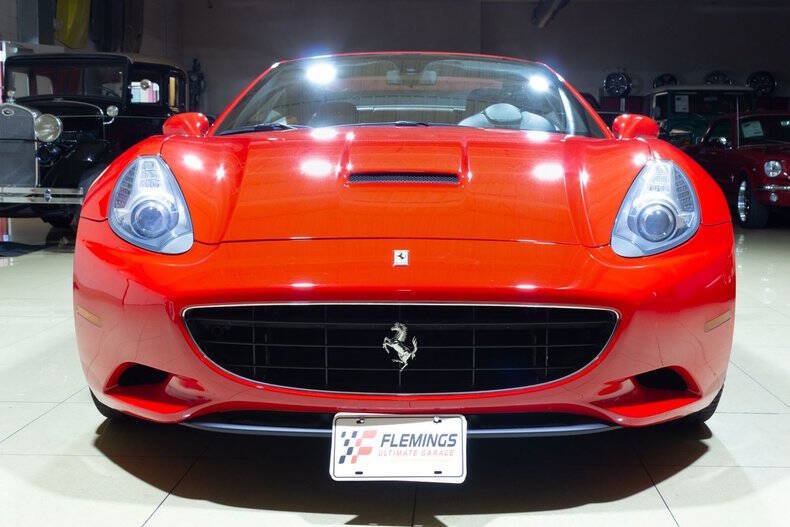Used 2010 Ferrari California RWD image 42