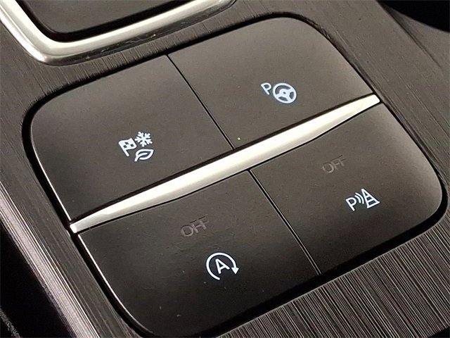 Used 2020 Ford Escape Titanium image 26