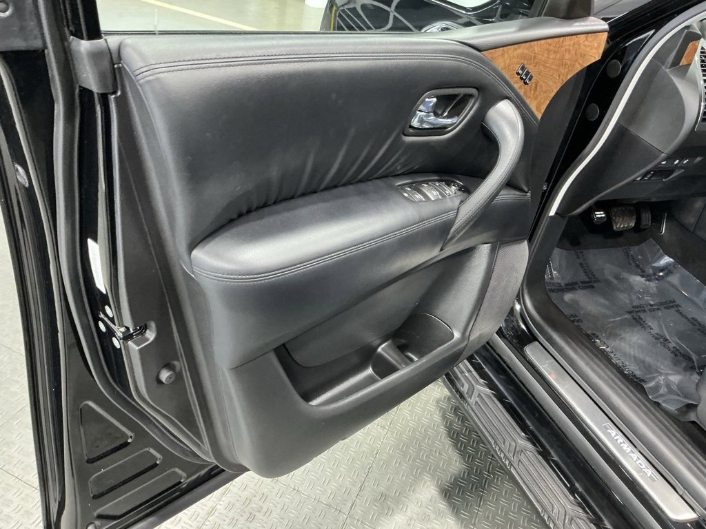 Used 2024 Nissan Armada SL w/ Captain's Chairs Package image 32
