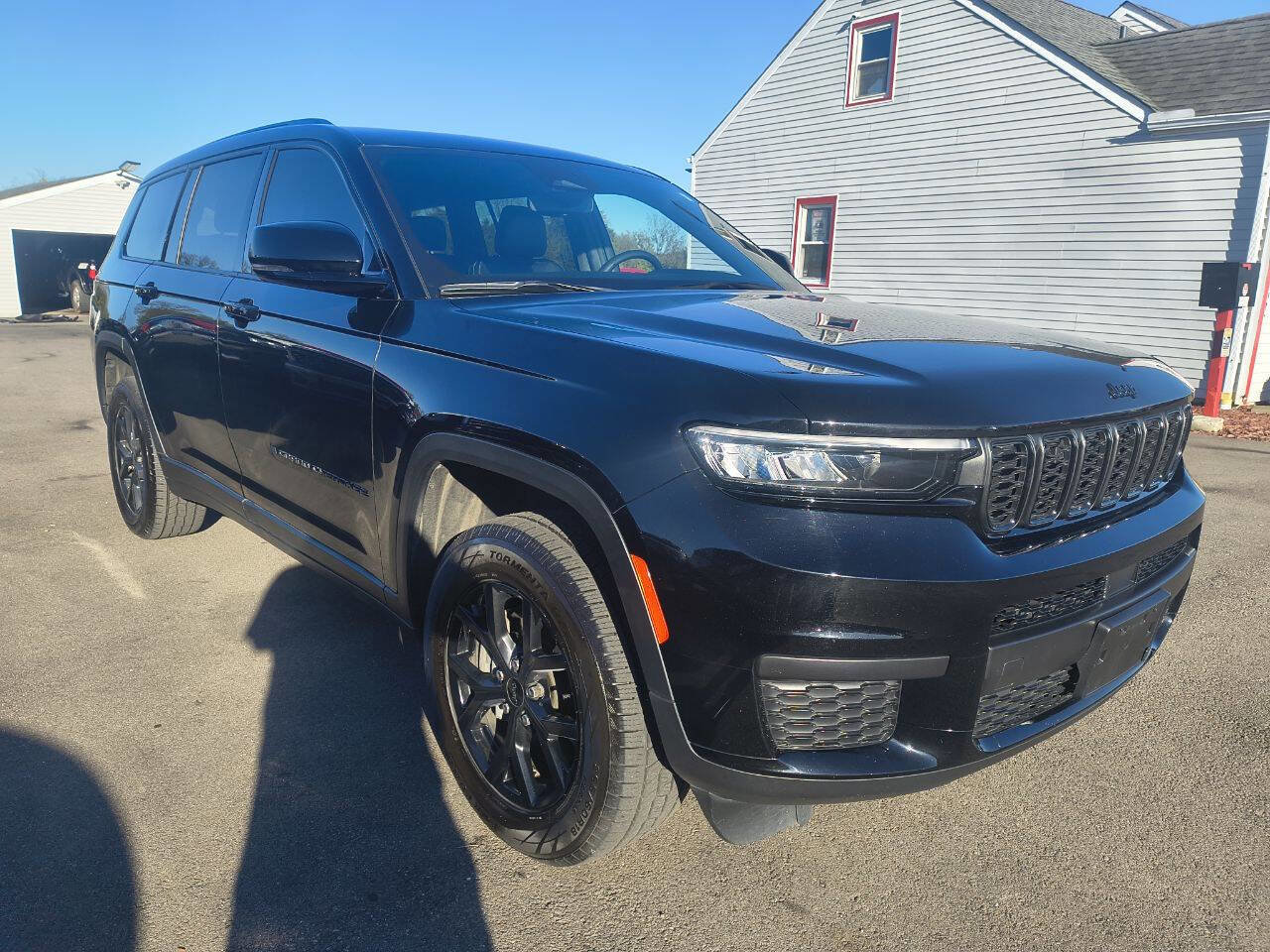 Used 2024 Jeep Grand Cherokee L Altitude image 4