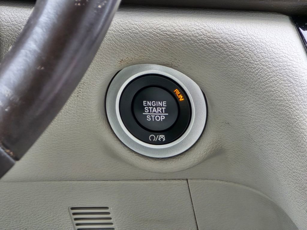 Used 2017 Chrysler Pacifica Touring-L Plus image 35