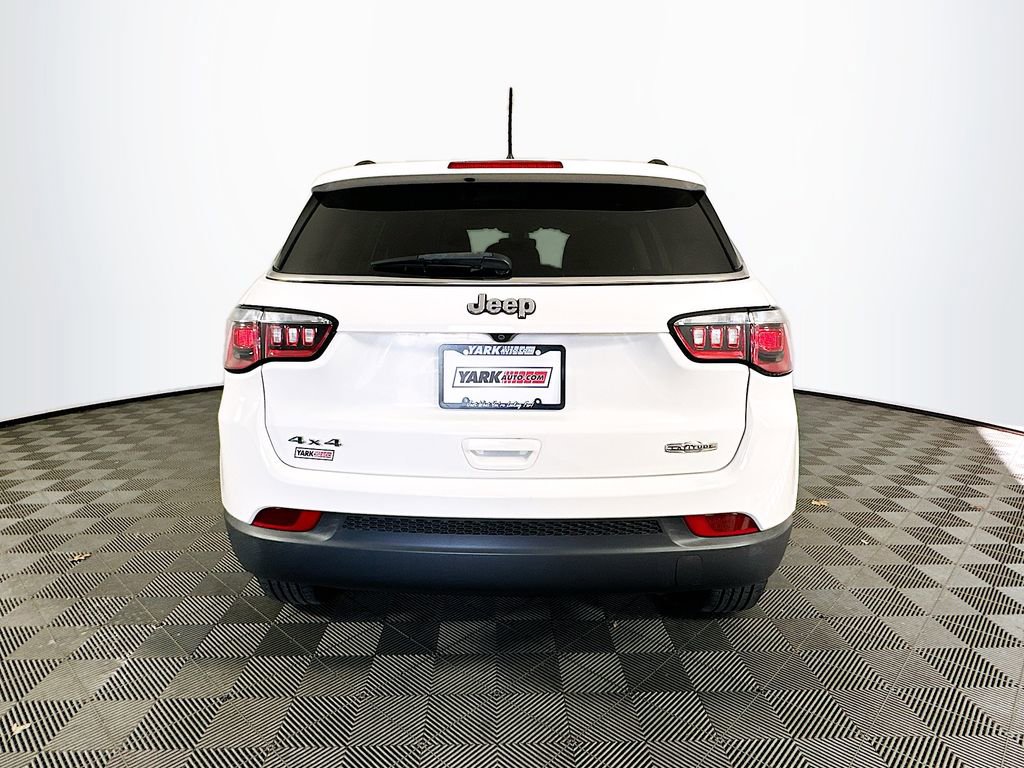Used 2017 Jeep Compass Latitude image 8