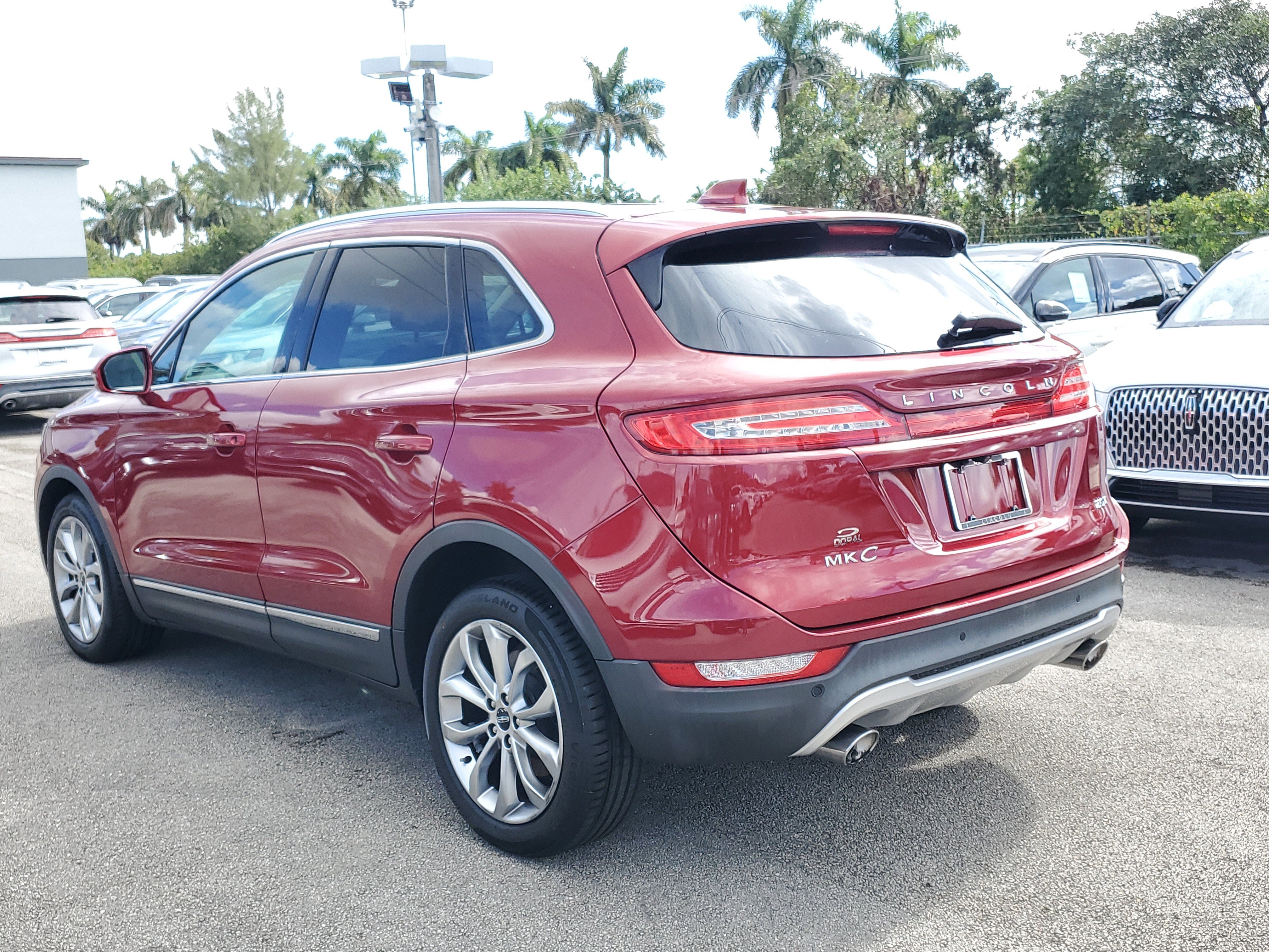 Used 2018 Lincoln MKC Select w/ Select Plus Package image 4