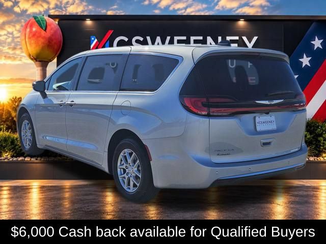 New 2026 Chrysler Pacifica Select FWD image 3