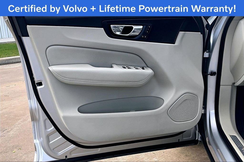 Used 2019 Volvo XC60 T5 Momentum w/ Advanced Package FWD image 24