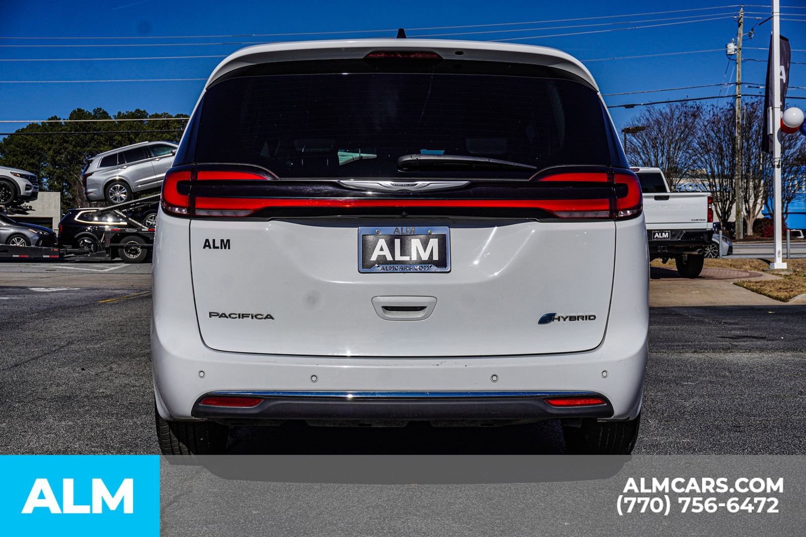 Used 2024 Chrysler Pacifica Select image 13