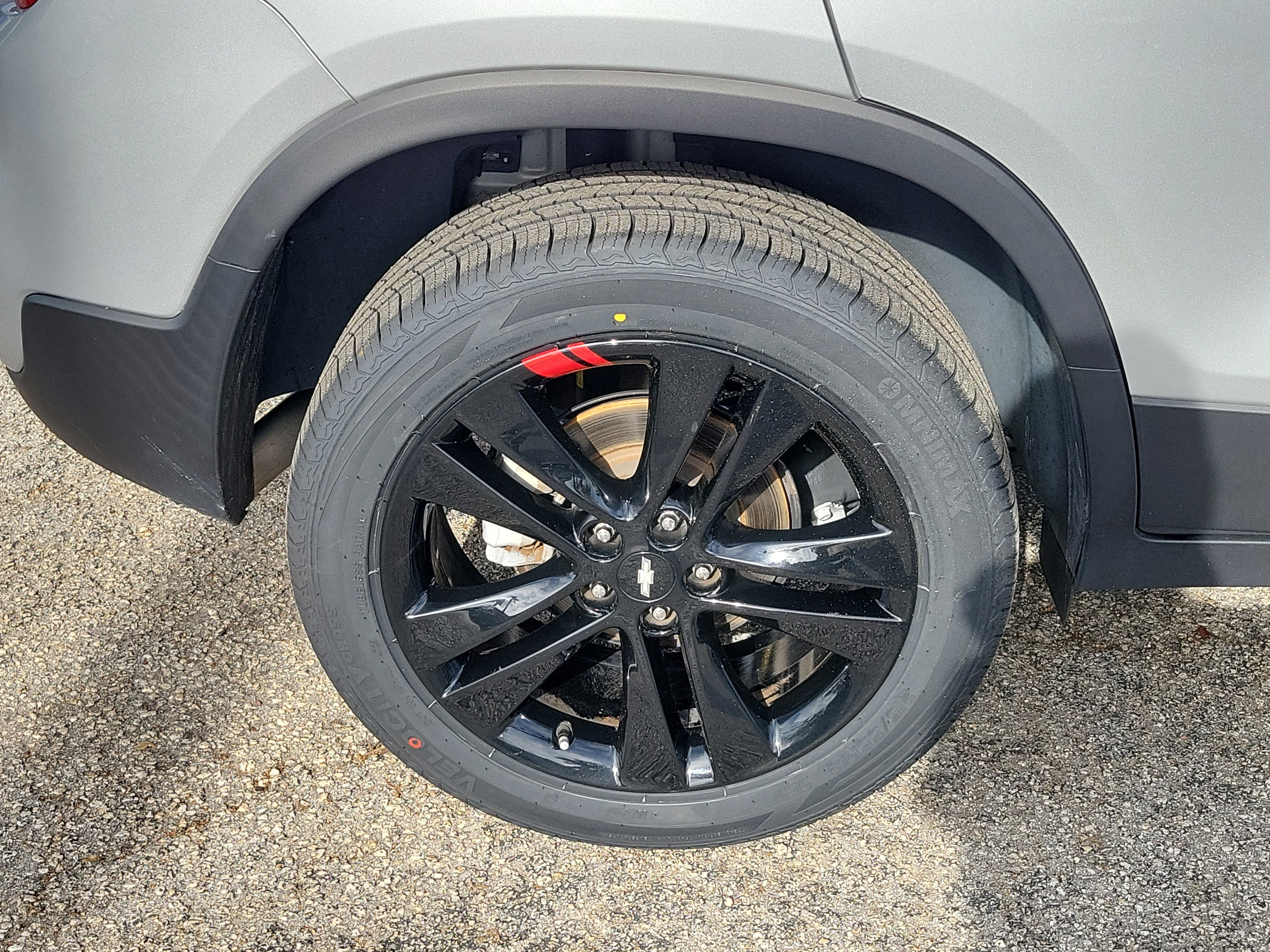 Used 2022 Chevrolet Trax LT w/ Redline Edition image 38