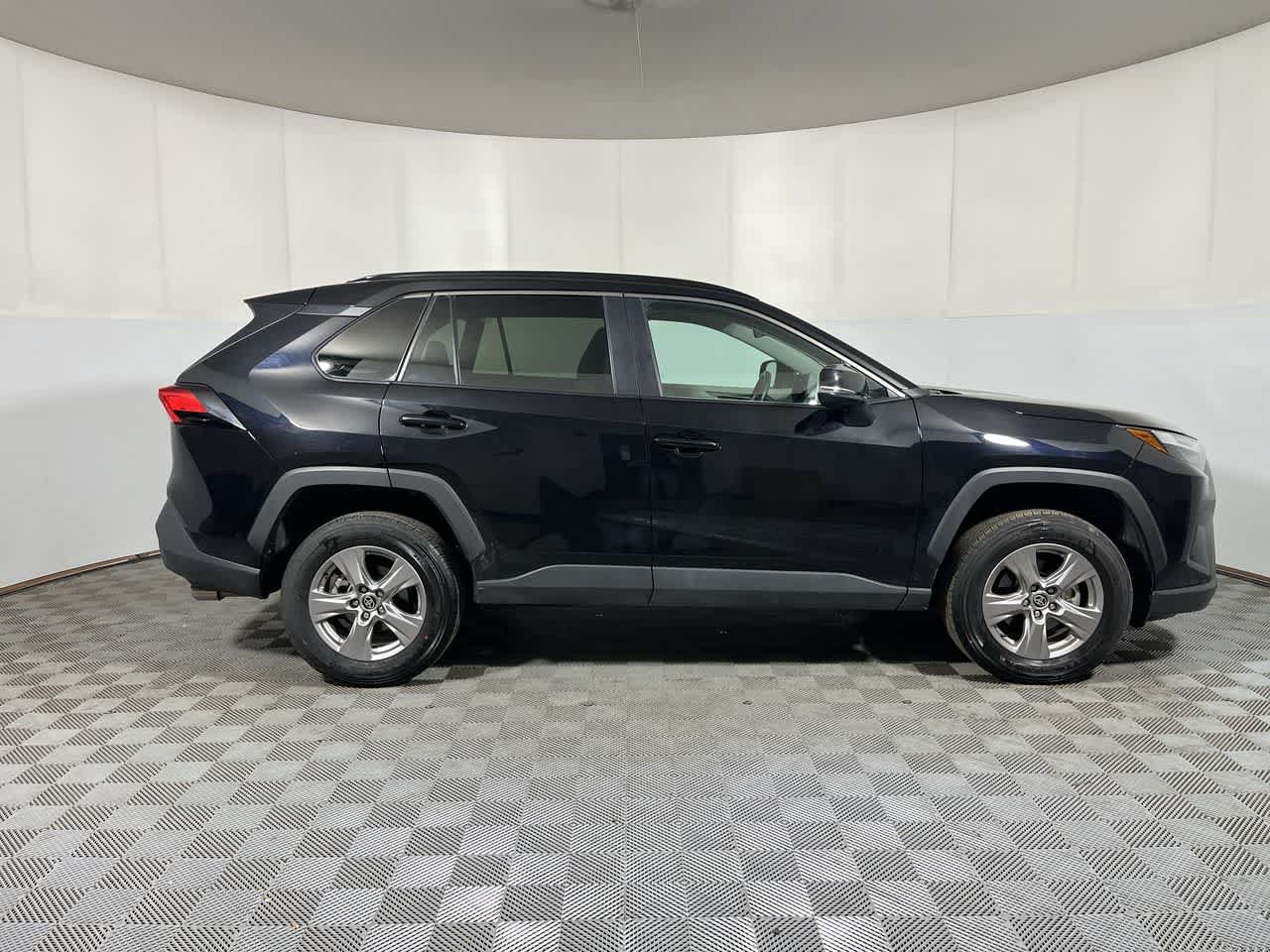 Used 2025 Toyota RAV4 XLE FWD image 9