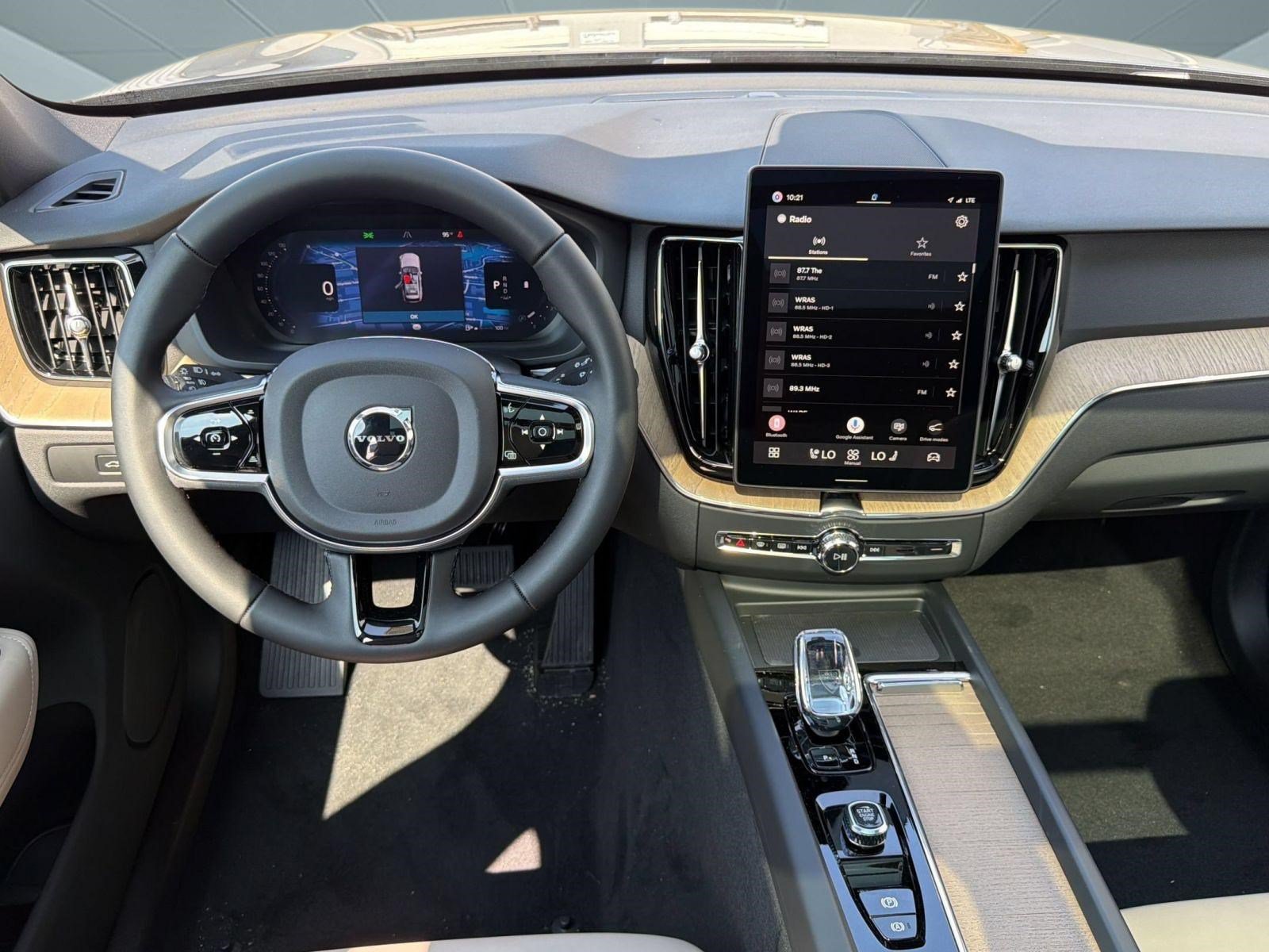 New 2026 Volvo XC60 B5 Plus w/ Protection Package Premier AWD/4WD image 28