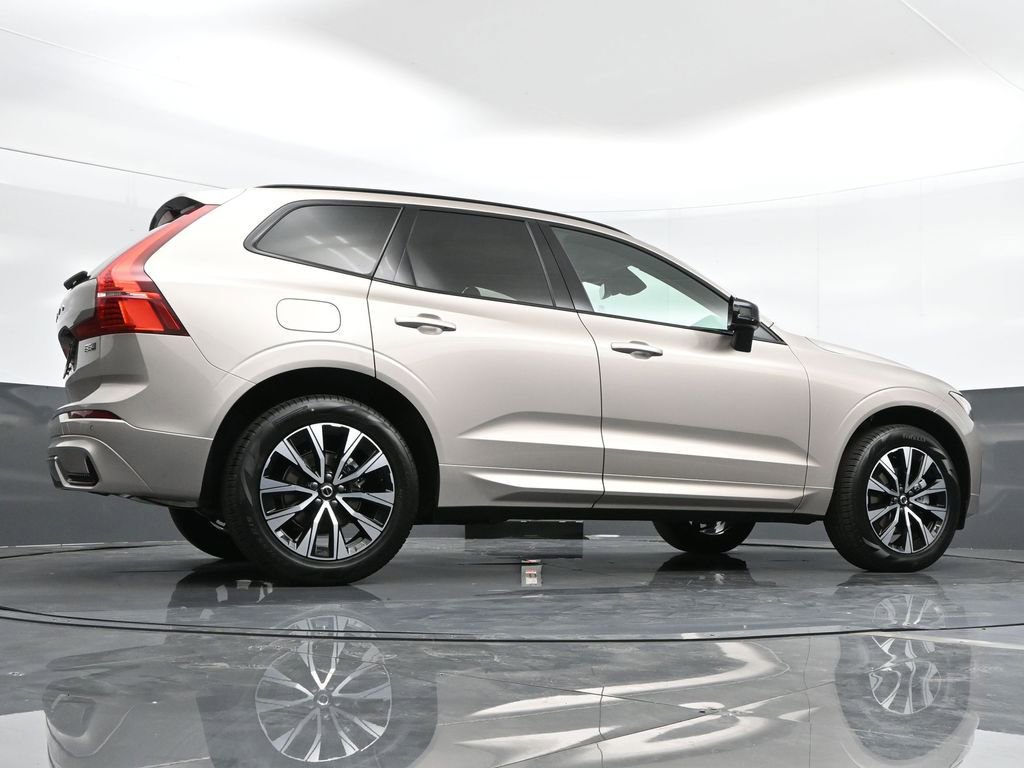 New 2025 Volvo XC60 B5 Core w/ Protection Package Premier image 39