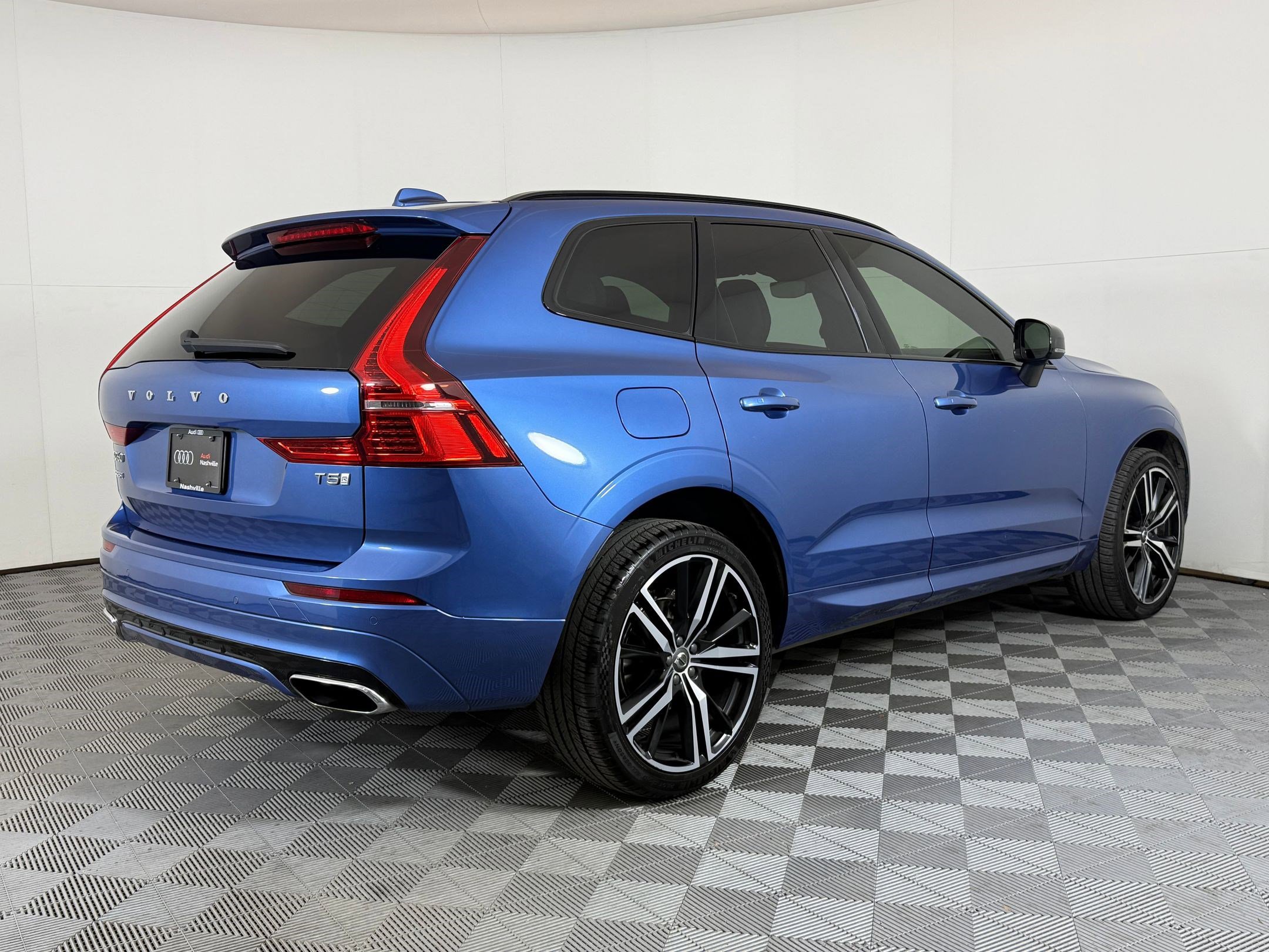 Used 2020 Volvo XC60 T5 R-Design image 9