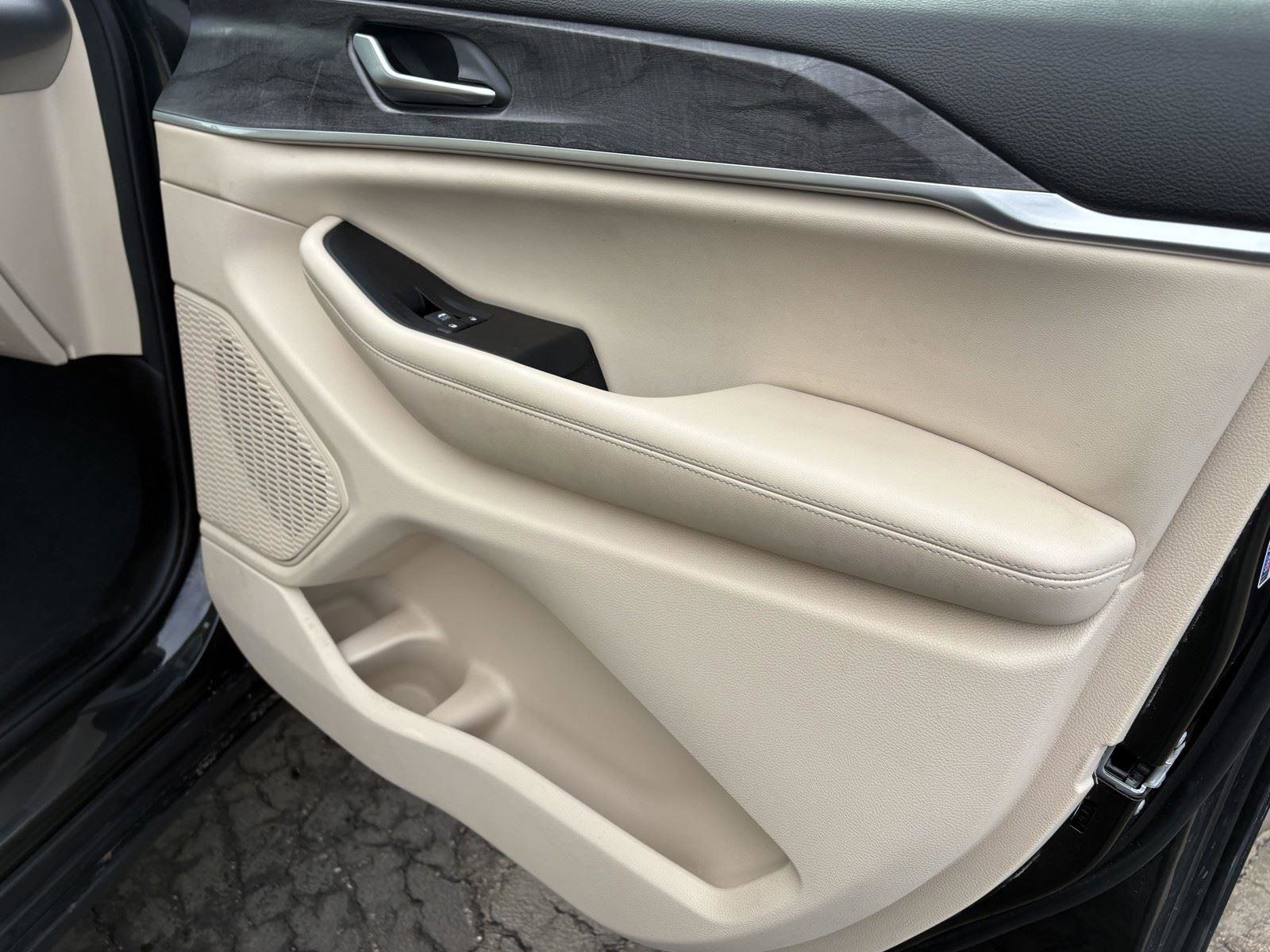 Used 2024 Jeep Grand Cherokee Limited w/ Luxury Tech Group II image 11