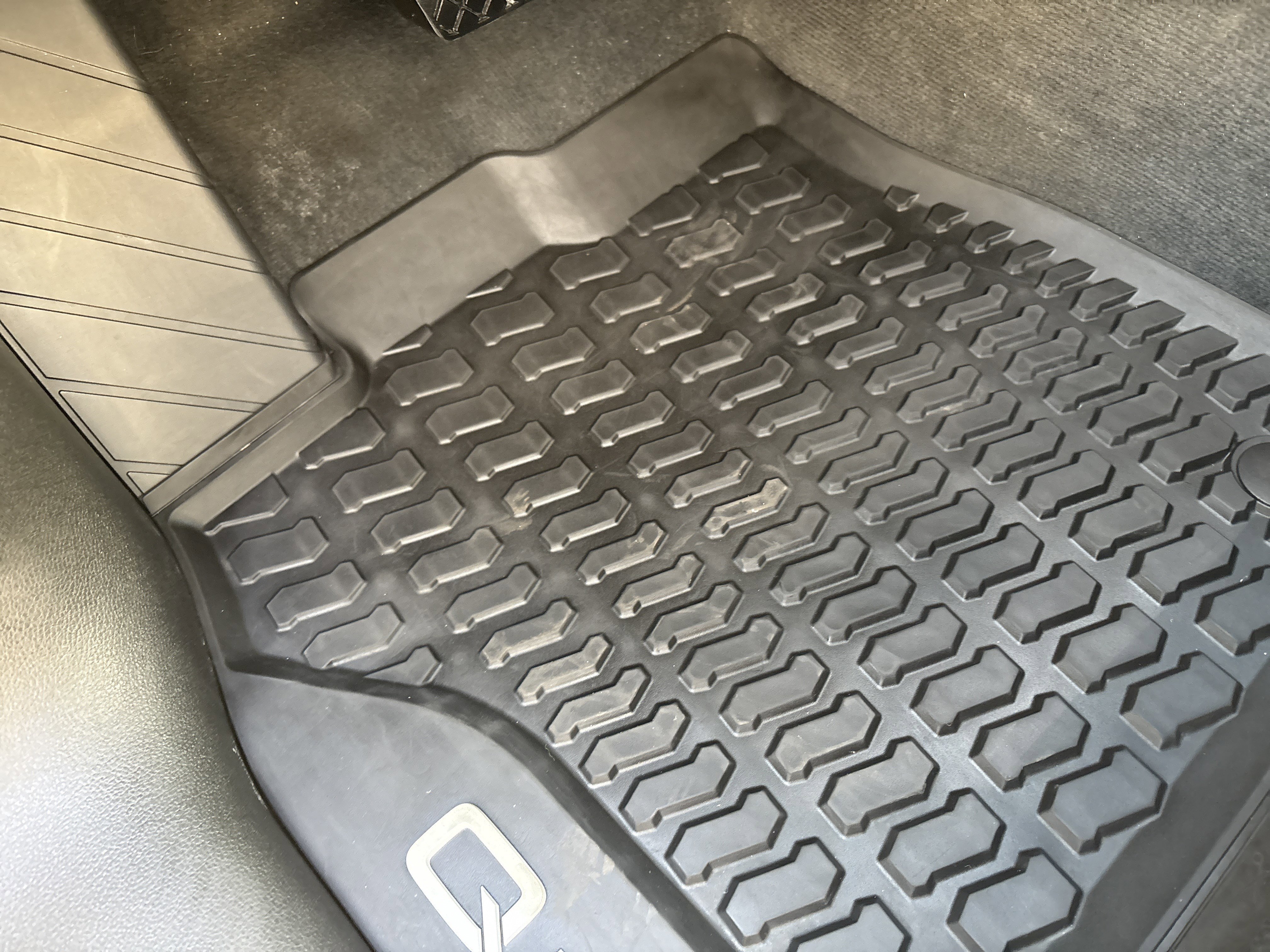 Used 2024 Audi Q5 2.0T Premium w/ Convenience Package image 17