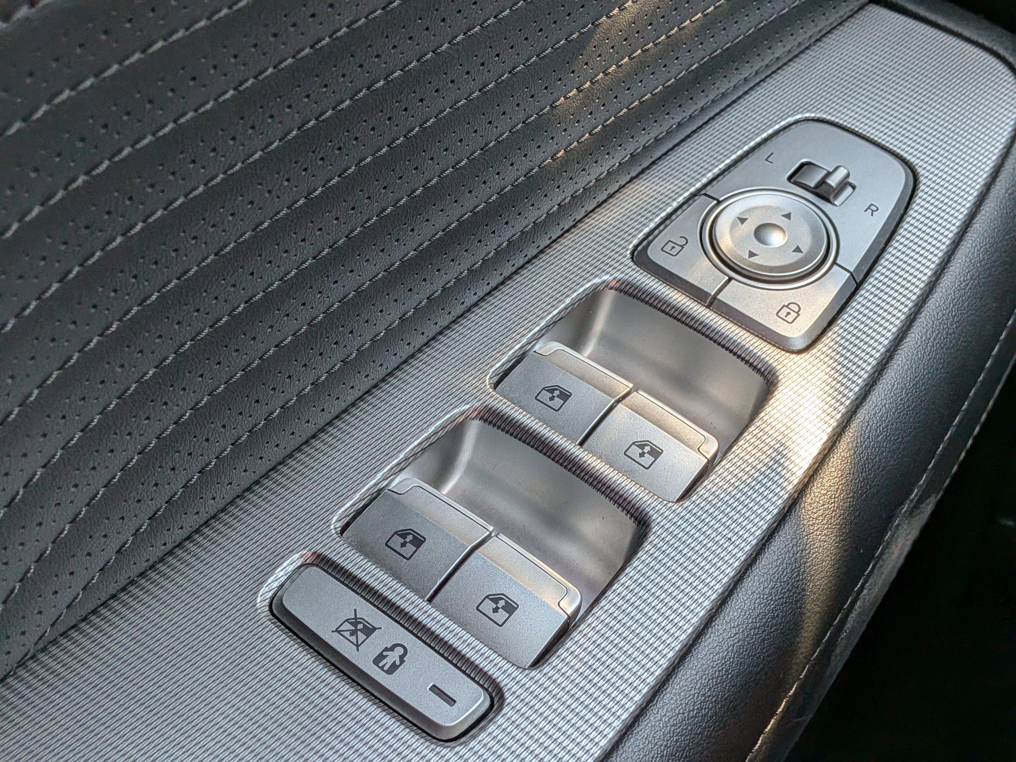 Used 2023 Hyundai Palisade Calligraphy image 25