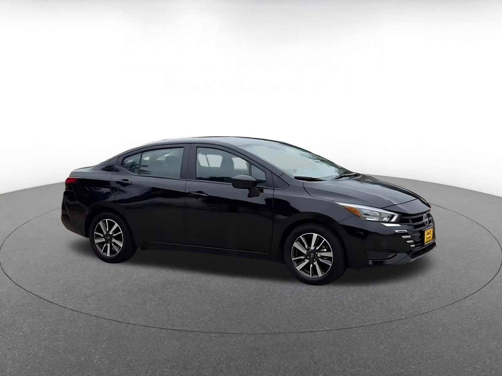 Used 2025 Nissan Versa SV FWD image 2