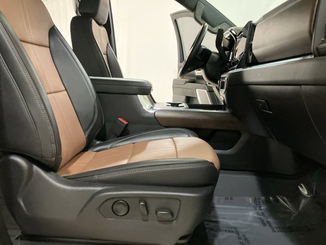 Used 2024 Chevrolet Silverado 3500 High Country w/ High Country Premium Package image 26