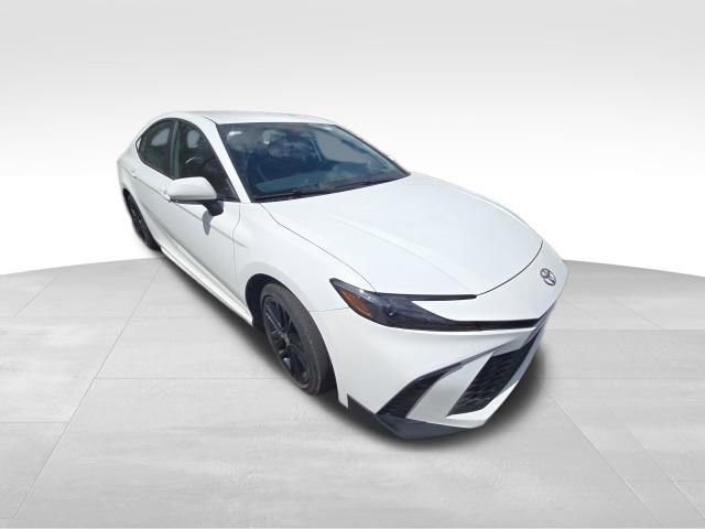 Used 2025 Toyota Camry SE image 8