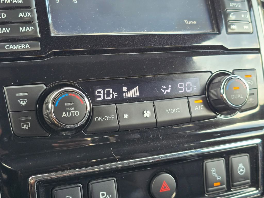 Used 2016 Nissan Titan Platinum Reserve image 28