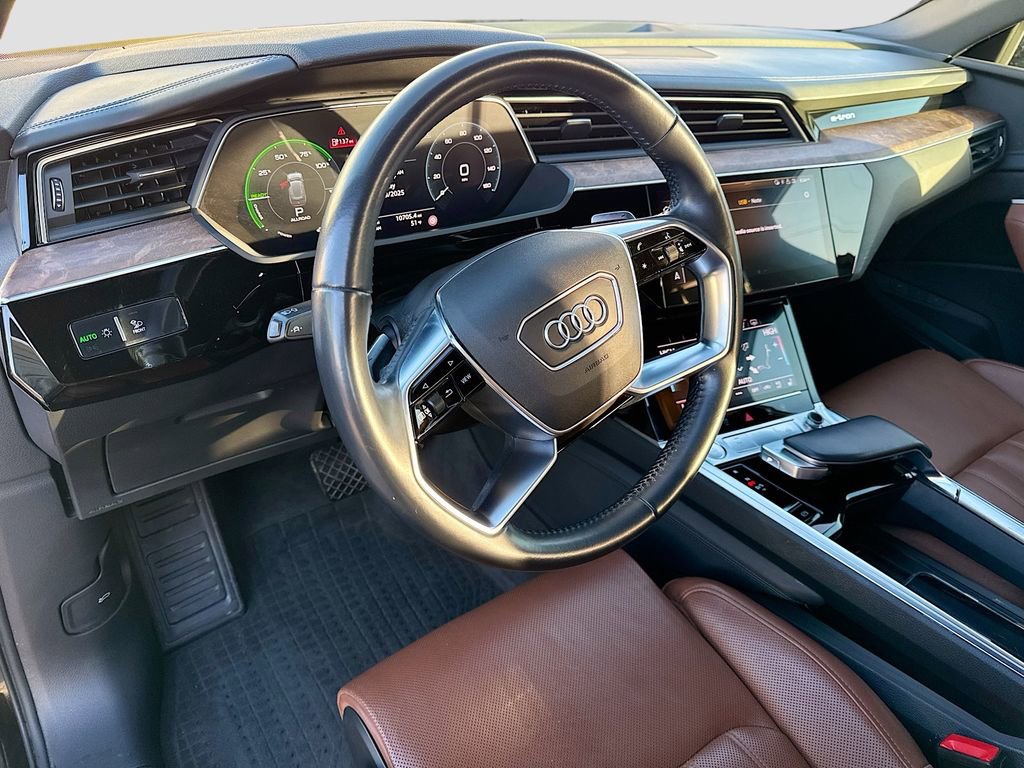 Used 2019 Audi e-tron Prestige w/ Prestige Package image 11