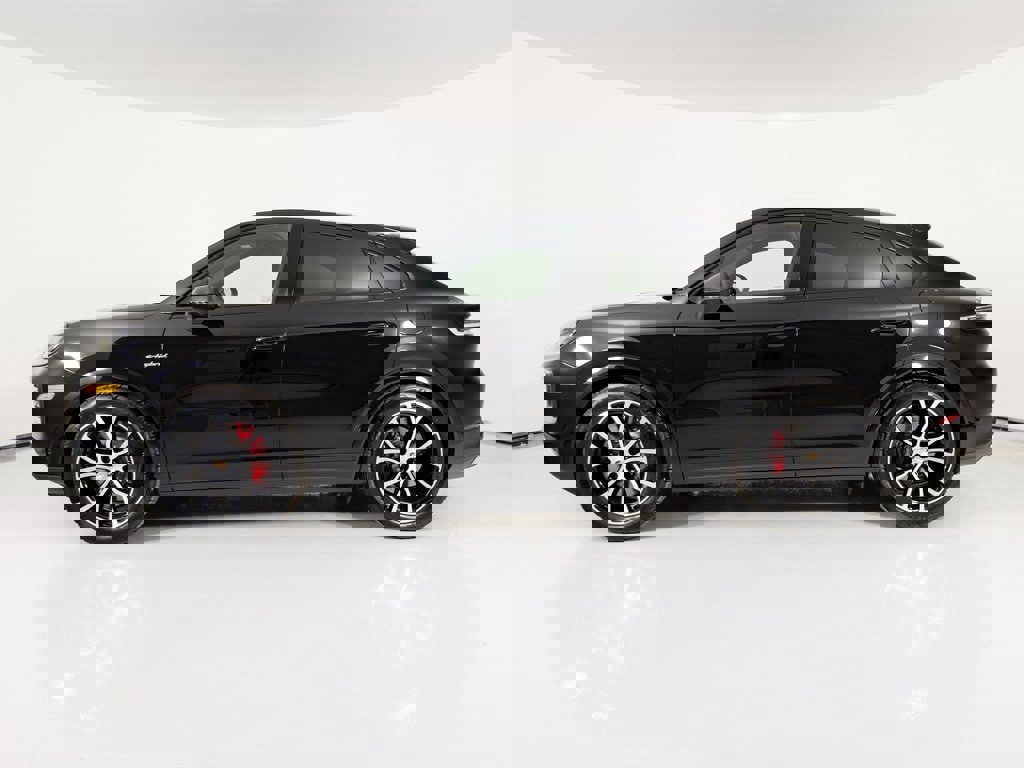 New 2025 Porsche Cayenne S image 2